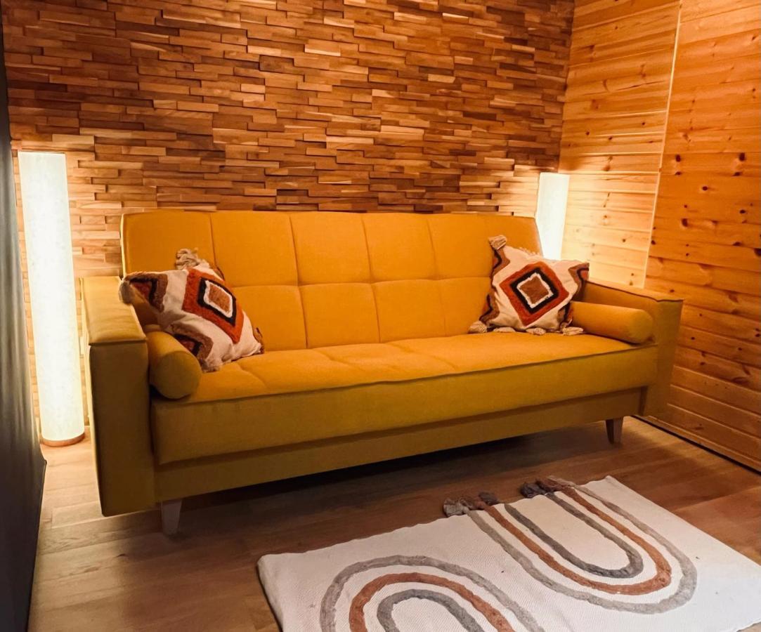 Moodysun Studio, Remote Tiny Home Comarnic Exteriör bild