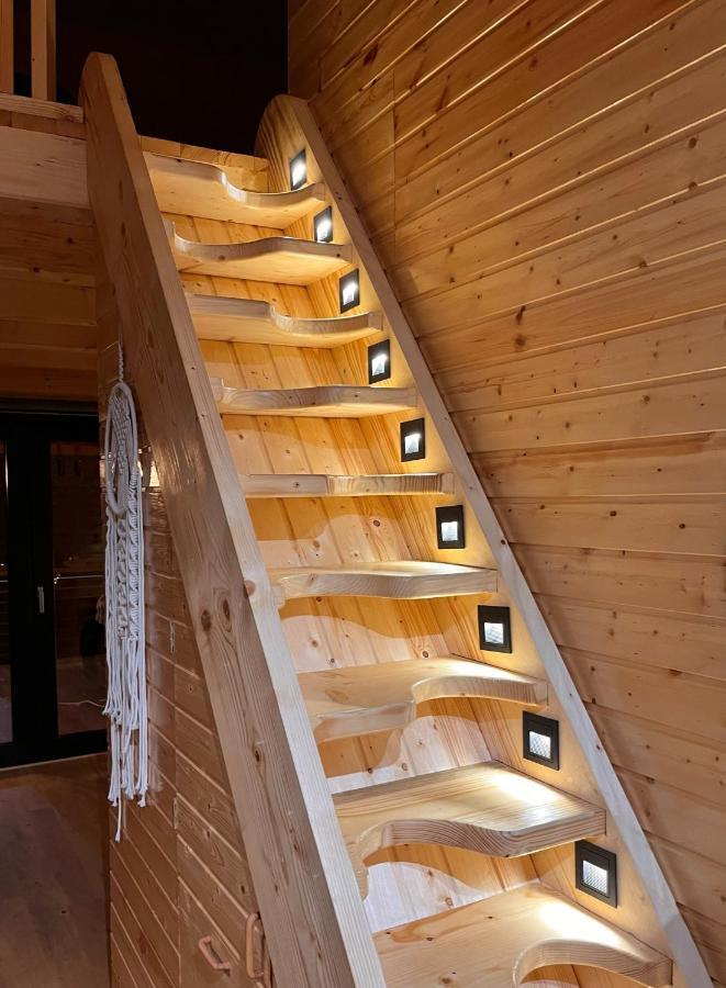 Moodysun Studio, Remote Tiny Home Comarnic Exteriör bild