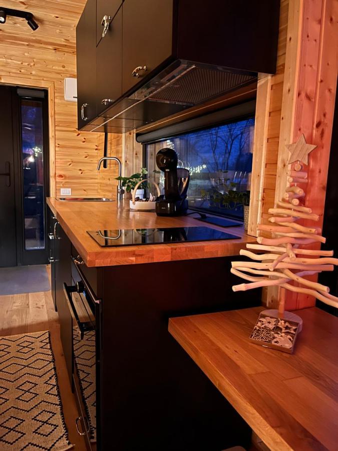 Moodysun Studio, Remote Tiny Home Comarnic Exteriör bild