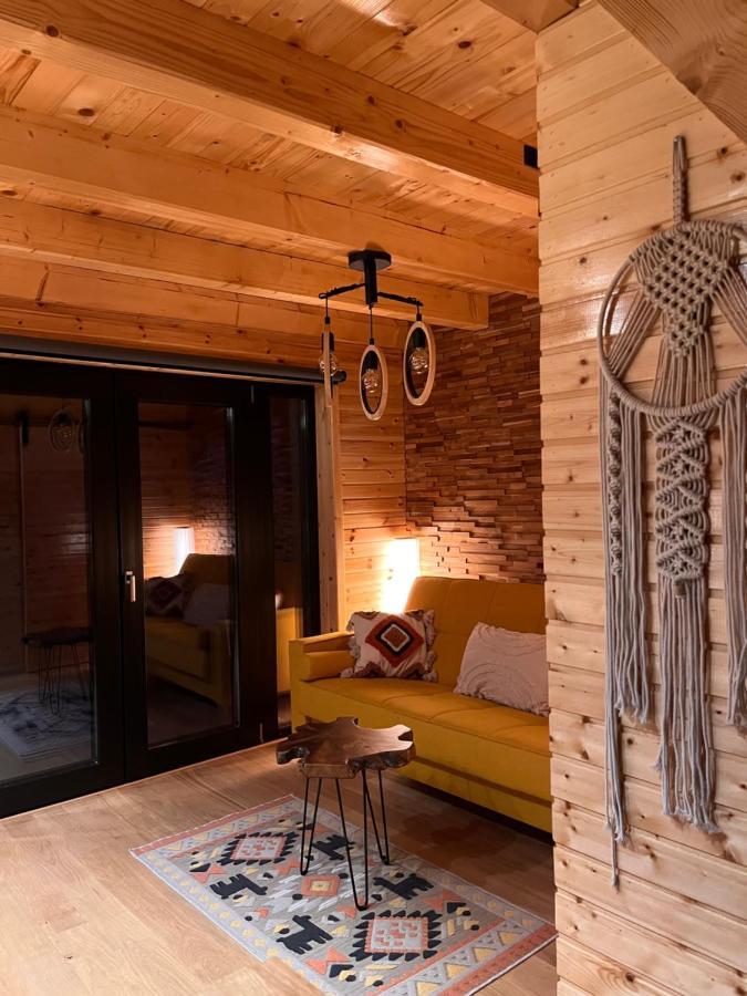 Moodysun Studio, Remote Tiny Home Comarnic Exteriör bild